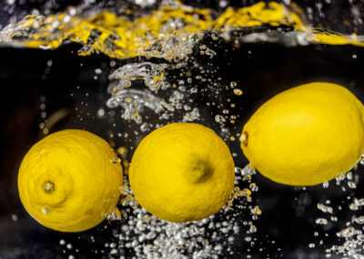 Edle Erøy - Lemons in water
